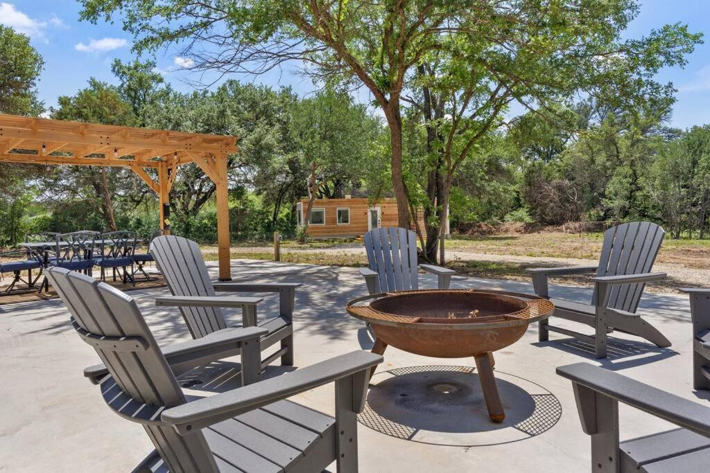 The Lonely Bull Luxury Container Home On 5 Acres Weatherford Exterior photo