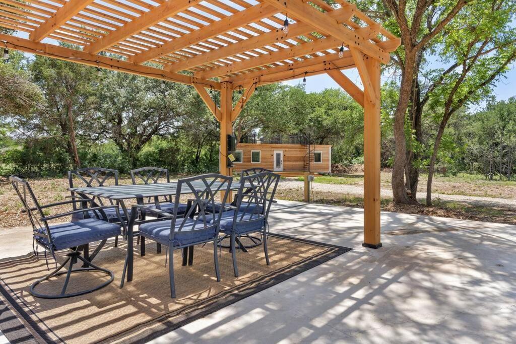 The Lonely Bull Luxury Container Home On 5 Acres Weatherford Exterior photo